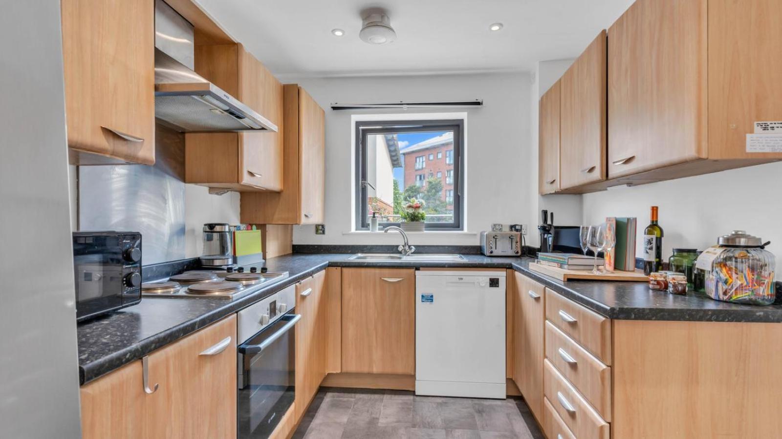 Stylish 3-Bedroom Escape In The Heart Of Birmingham - Free Parking - Wifi - Games Экстерьер фото